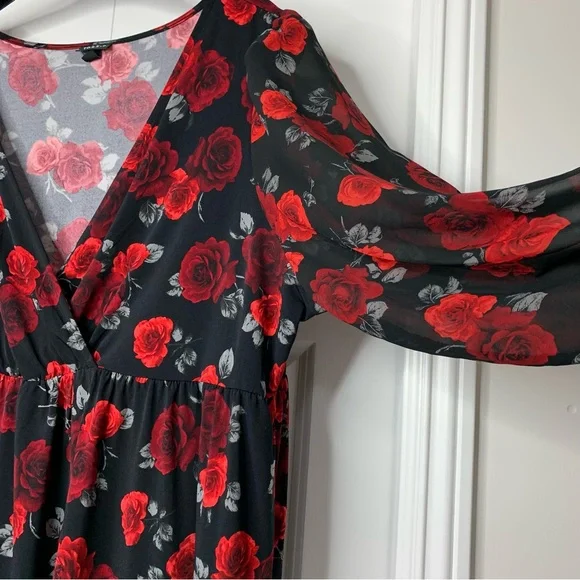 Torrid Red Floral Chiffon Blouse Ruffle Cuff Surplice Neck Women’s Size US 4x - Picture 2 of 13